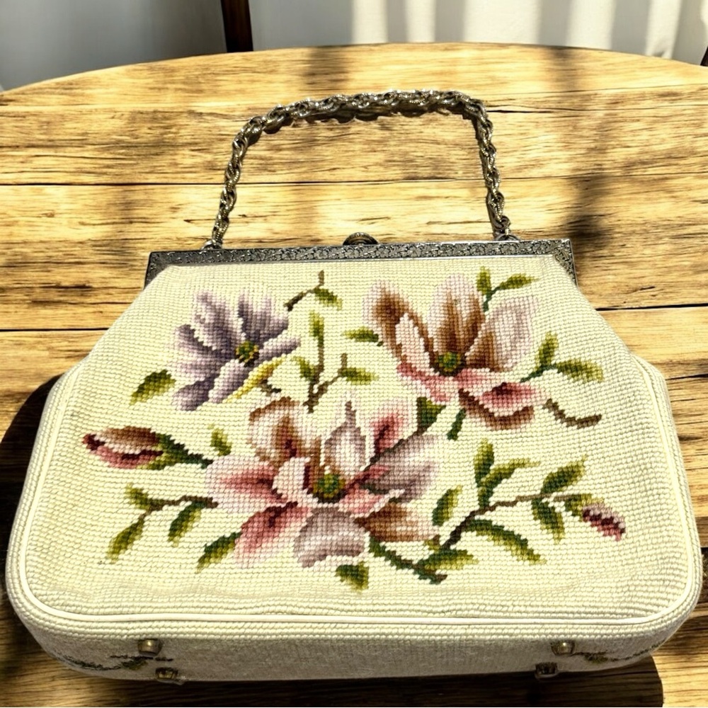 Vintage 50's Needlepoint Floral Purse Handbag With Pockets. Snap Closure.